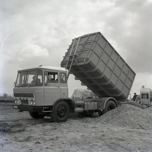 DAF-2600 (1964)