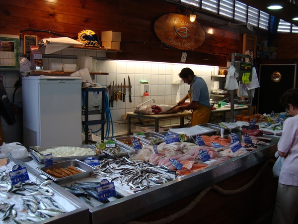 Viswinkel in de overdekte markt van Millaun