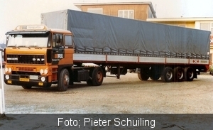 1e Daf 28000 chauffeur Pieter Schuiling