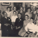 Opa en oma Muit te midden van (niet) alle kleinkinderen in 1957