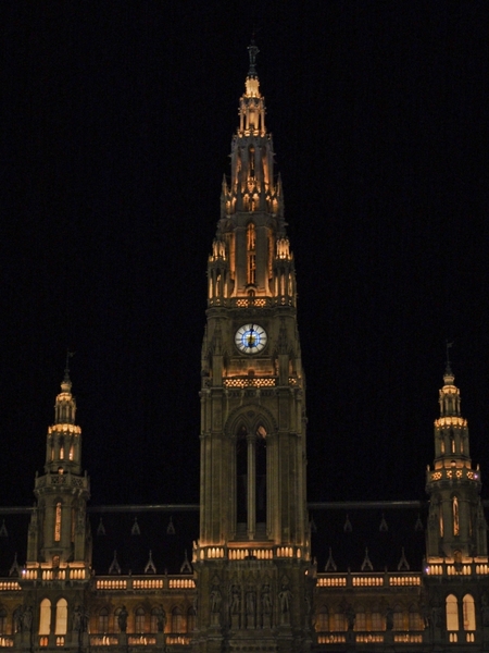 Wandeling 1-2 Neues Rathaus-by-night