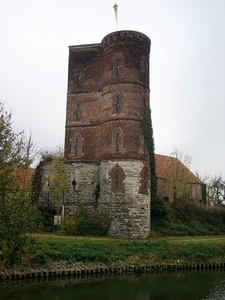 045-Middeleeuwse vesting met 17 uitkijktorens-Graventoren