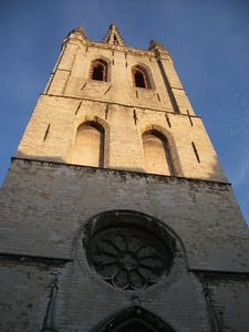 090-St-Geertruikerk met 71m.h.toren