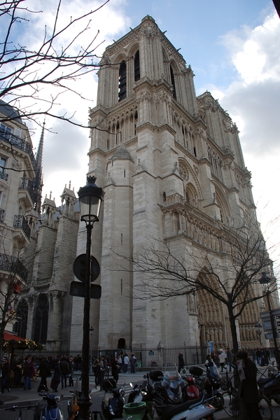 028Parijs dec 2011 - busrit en Notre Dame