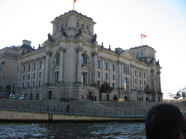 Reichstag achterzijde aan de Spree