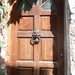 Mooie oude deur met klopper