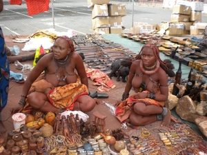 Himbavrouwen op de markt in Windhoek