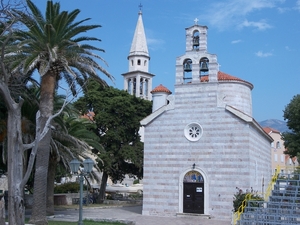 Montenegro, Budva, Orthodoxe kerk (1804) op voorgrond