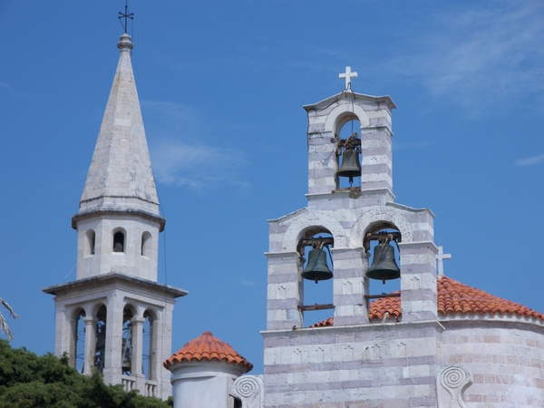 Montenegro, Budva, torens orthodoxe en katholieke kerk