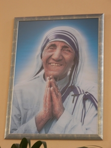 Albanie, Skadar, kathedraal met portret Moeder Teresa