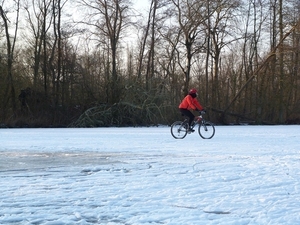 82-Per fiets een rondje op het Donkmeer