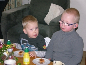 Niels met neef Sven.