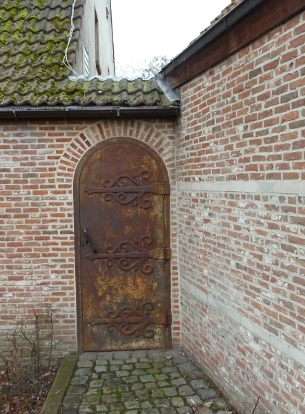 Antieke metalen deur