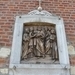 039-Rondom kapel 7 basrelifs in terracotta