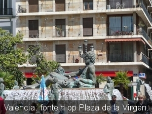 20090416 12u46  Valencia Fontein op de Plaza de la Virgen  109