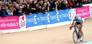 PARIJS-ROUBAIX-Aankomst Velodrome Roubaix-Tom Boonen
