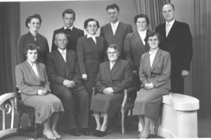 Elizabeth (Bet) en Janus de Deugd-de Bruin en hun gezin 1956
