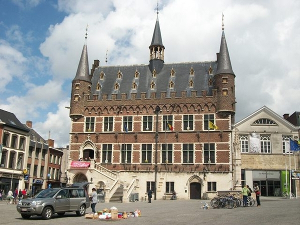 086-Het Stadhuis-Markt