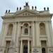 Ingang basiliek (replica van St Pieters Rome)