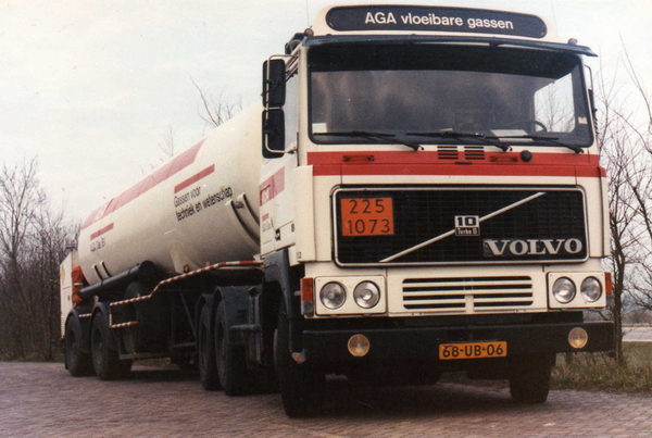 VOLVO F10 AGA (NL)