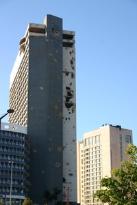 1   Beiroet _lwest met kapotgeschoten appartementen