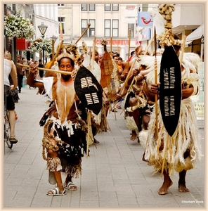 Pikkeling in Aalst stad rondgang en optredens op de Grote Markt
