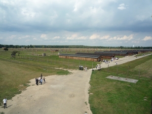 3B Auschwitz-Birkenau, vanuit de hoofdpoort _P1120974