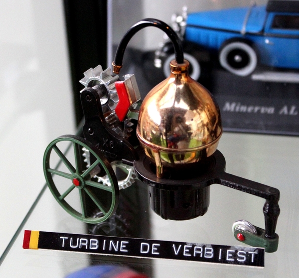 miniatuur schaalmodel stoommachine van pater verbiest brumm 1/43