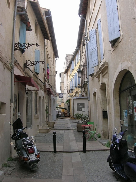 2 Arles 019