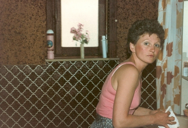 14 Young housewife 1979
