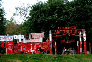 Overal verering en altaren voor Gaucho Antonio Gil