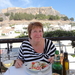 Lunch met op de achtergrond de Acropolis van Lindos