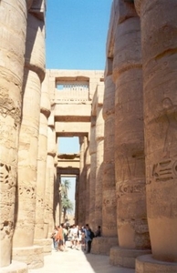 2a Karnak_tempel_kolommen