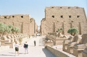 2a Karnak_tempel_voorzicht met Sfinxenrij