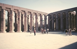 2a Luxor_tempel _binnenhof met hypostylehal