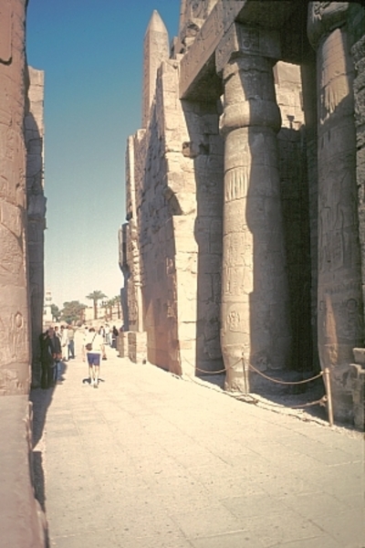2a Luxor_tempel _ingang naar binnenhof