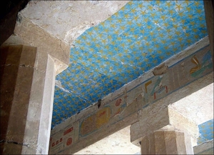 2b Deir_El-Bahari_Hatsjepsut_tempel_plafond