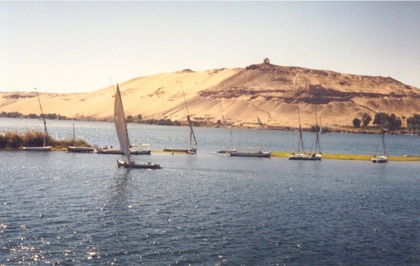 3_Aswan_feloeks op de Nijl