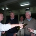 20090502 10.59 Sancerre wijnproeverij Georges,Remi en Wim