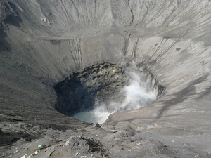 1T Bromo vulkaan, krater binnenkant 2