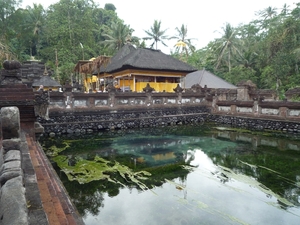 2L Tampaksiring, waterbronnen tempel, Tirta Empul _P1140591