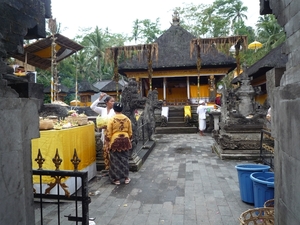 2L Tampaksiring, waterbronnen tempel, Tirta Empul _P1140594