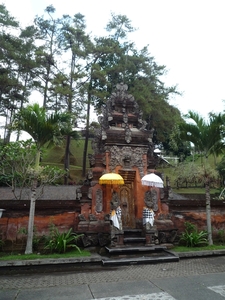 2L Tampaksiring, waterbronnen tempel, Tirta Empul _P1140575