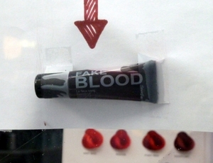 Fake blood (theater bloed)