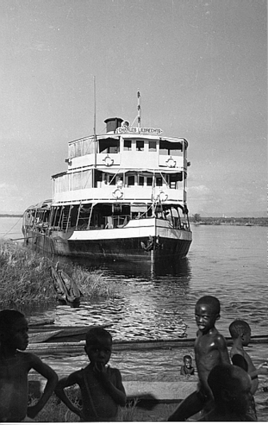 CITE KONGOLO bateau fleuve