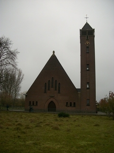 33-St-Antoniuskerk in Lebeke na 5km...