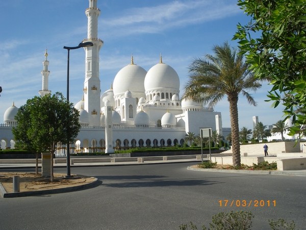 2. Abu Dhabi moskee Sheik Zayed