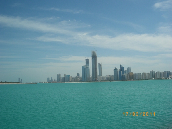 41. Abu Dhabi-marina bij Emirates Palace