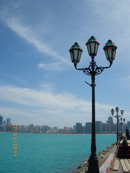 42. Abu Dhabi-marina bij Emirates Palace(2)
