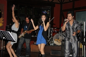 Thailand - Hua Hin ladyboys - Blue Angel Cabaret mei 2009 (104)